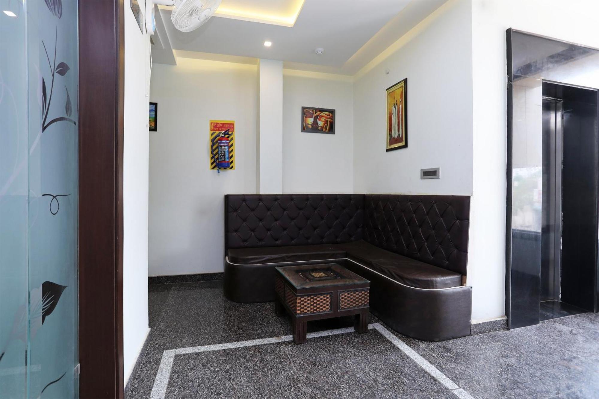 אגרה Oyo Hotel Vaishnavi Heritage Inn מראה חיצוני תמונה